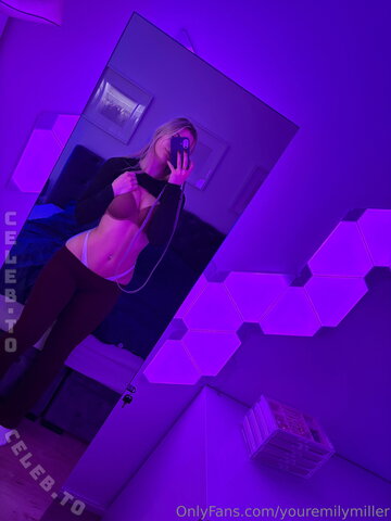 Emily Miller nude photo 17