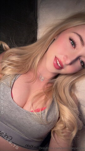 emily peperoni nude photo 7