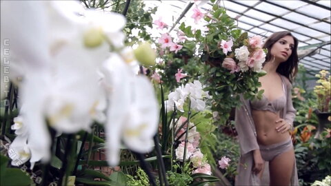 Emily Ratajkowski nude photo 76