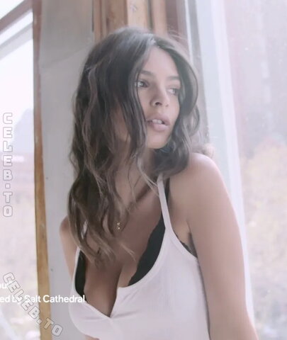 Emily Ratajkowski nude