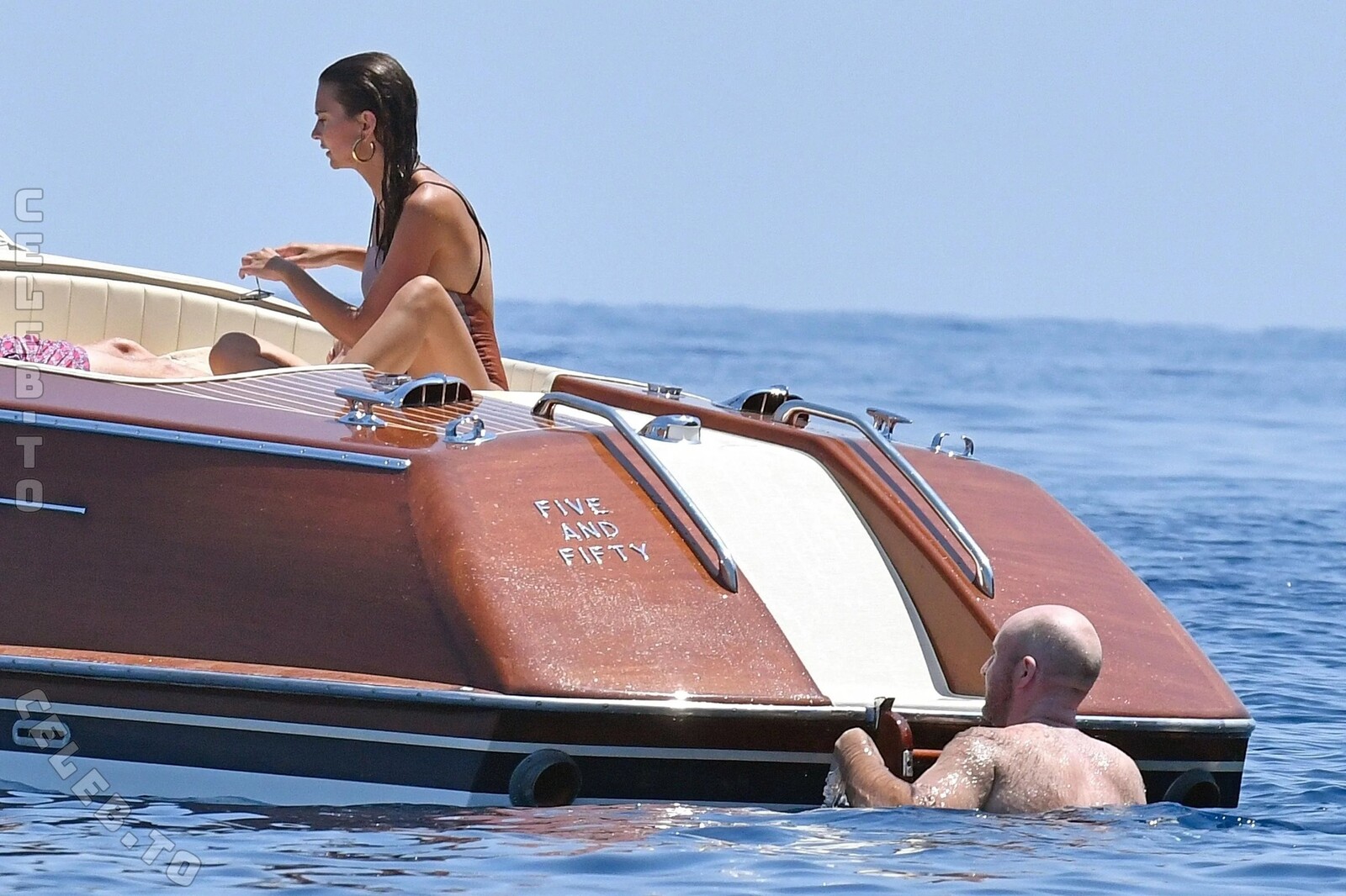 Emily Ratajkowski nude photo 13