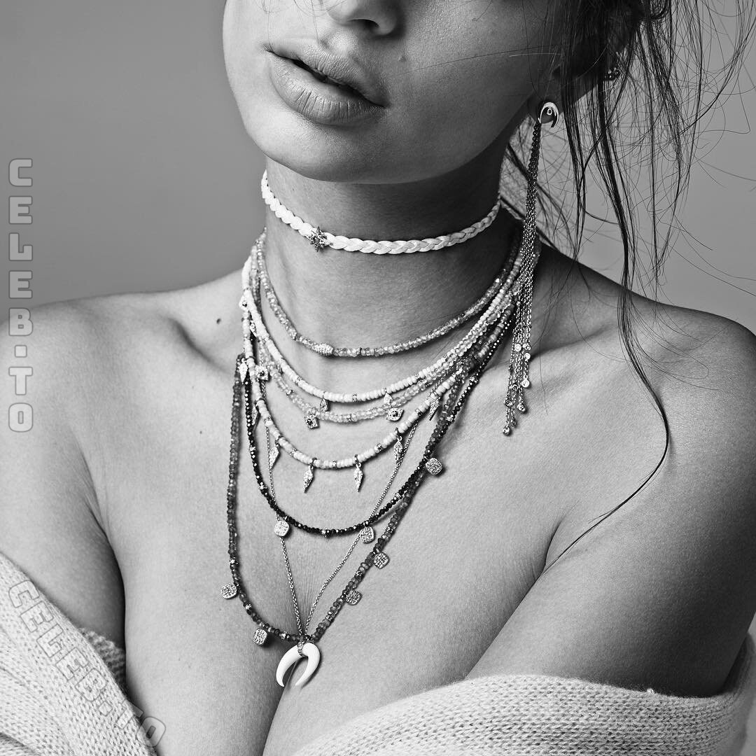 Emily Ratajkowski nude photo 7