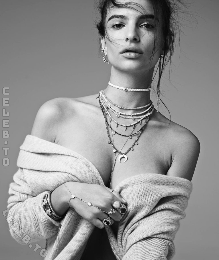 Emily Ratajkowski nude photo 8