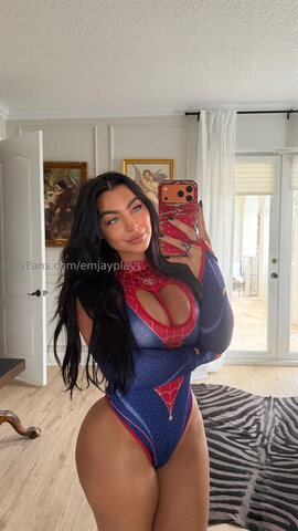 emily rinaudo nude photo 1