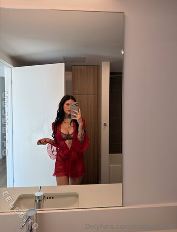 Emily Sullivan nude photo 10