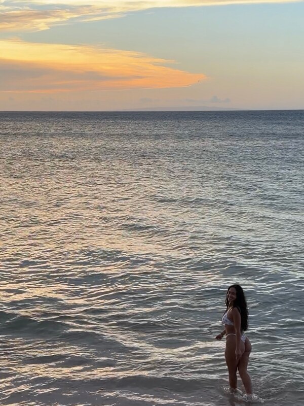 Emily Tosta nude photo 1