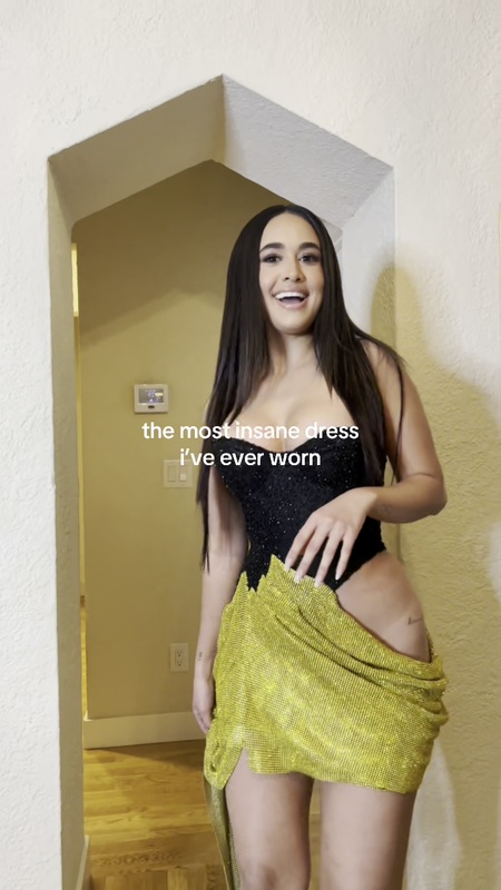 Emily Tosta nude photo 1