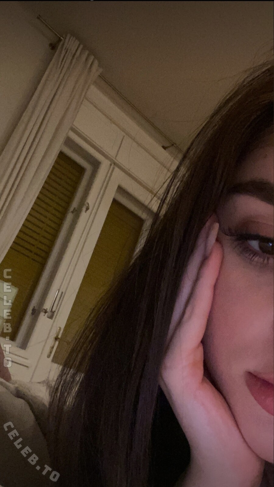 emily63 nude photo 6