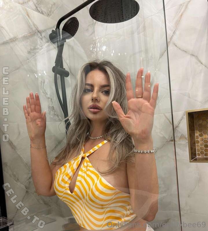 Emilybee69 nude photo 1