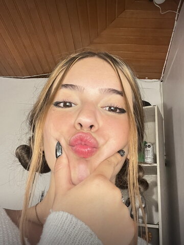 Emilymiller_ nude photo 2