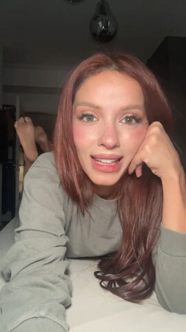 Emilyy nude photo 5
