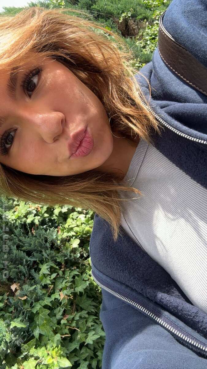 Emilyynl nude photo 12