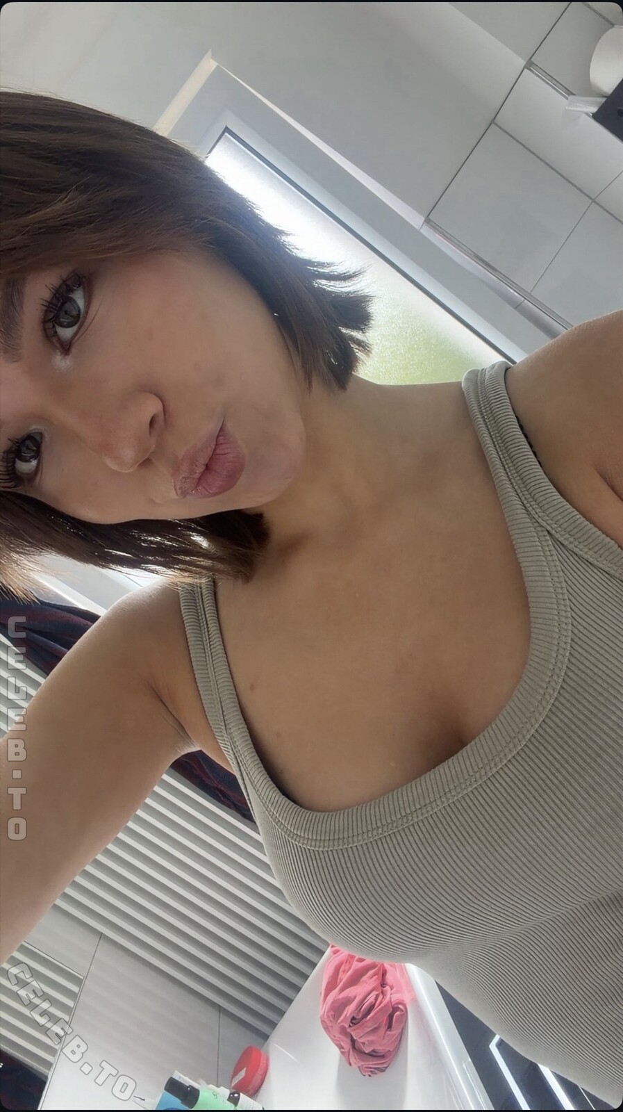 Emilyynl nude photo 9