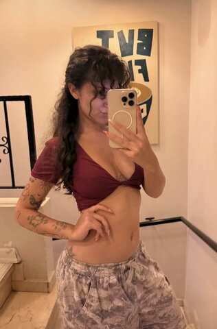 Emine Akçaylı nude photo 1