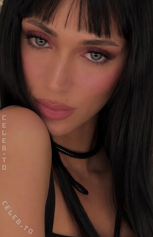 Eminicoletaa nude photo 3