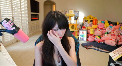 Emiru nude photo 35