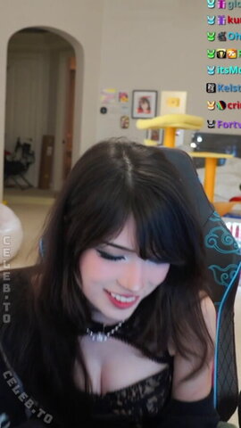 Emiru nude photo 40