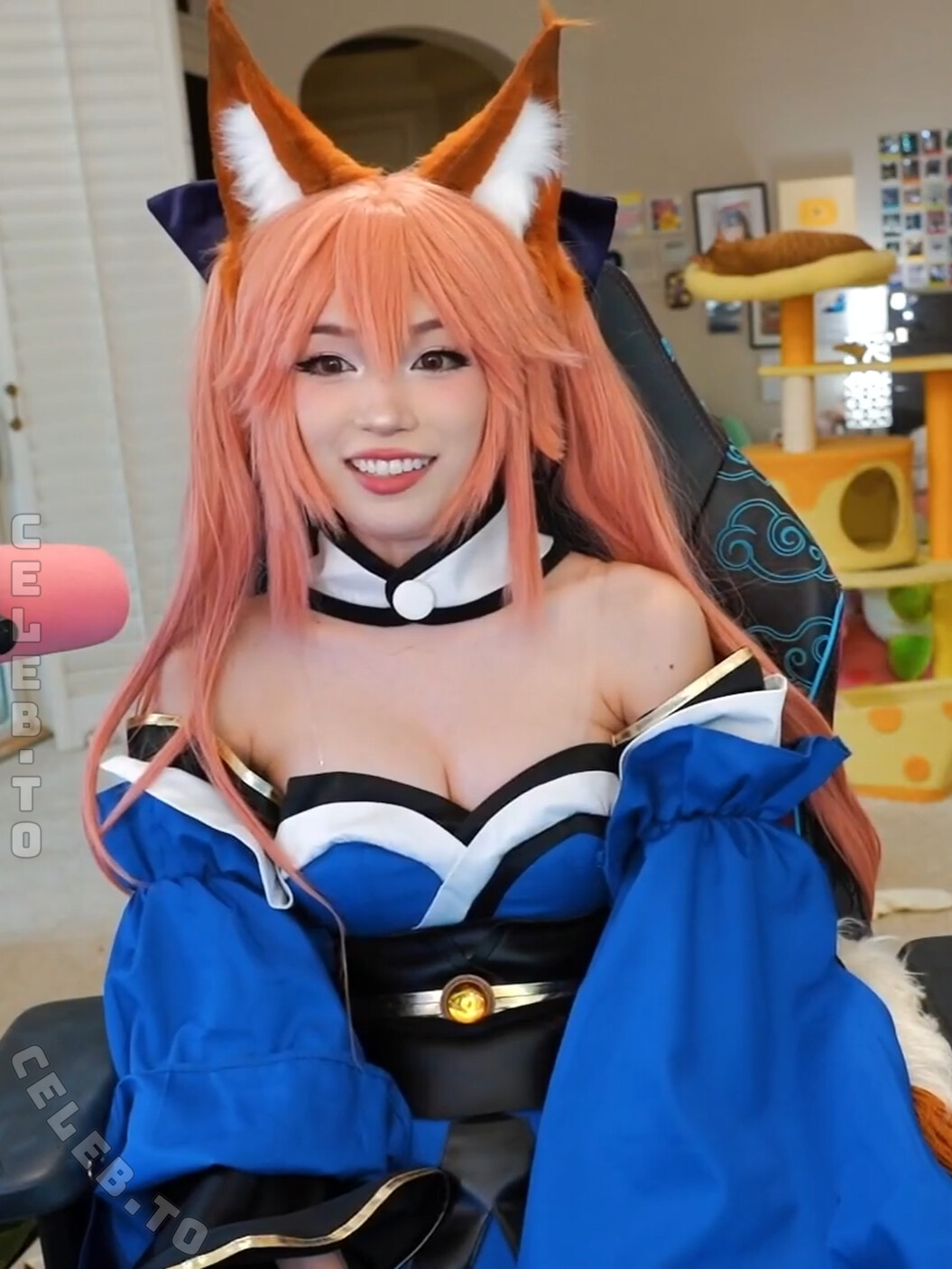 Emiru nude photo 5