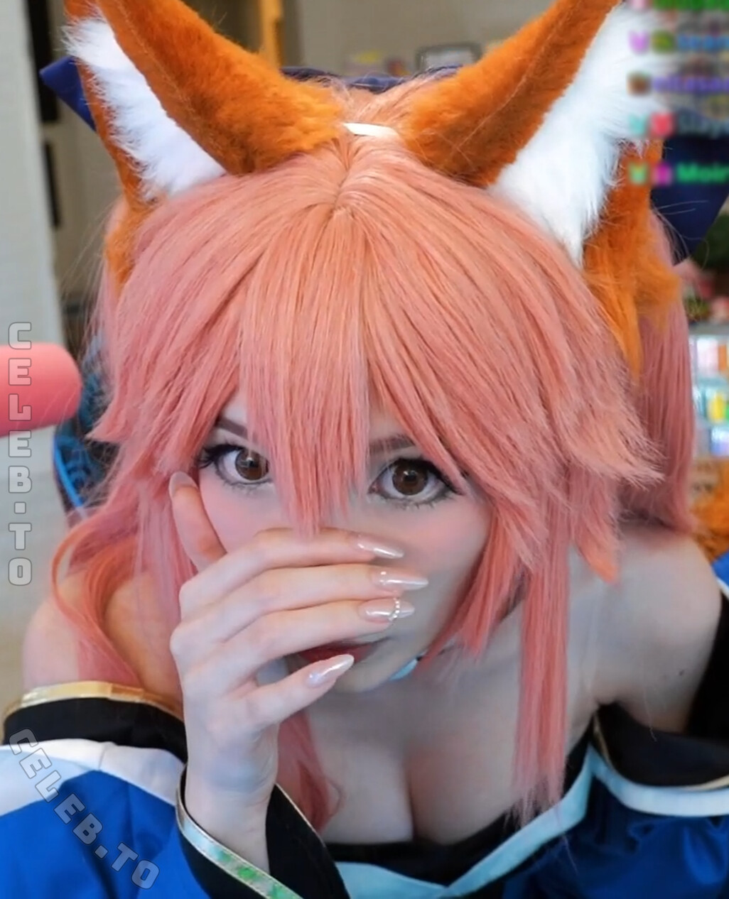 Emiru nude photo 15