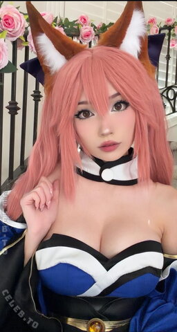 Emiru Sexy (2 photos)