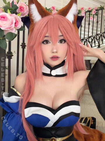 Emiru nude photo 18