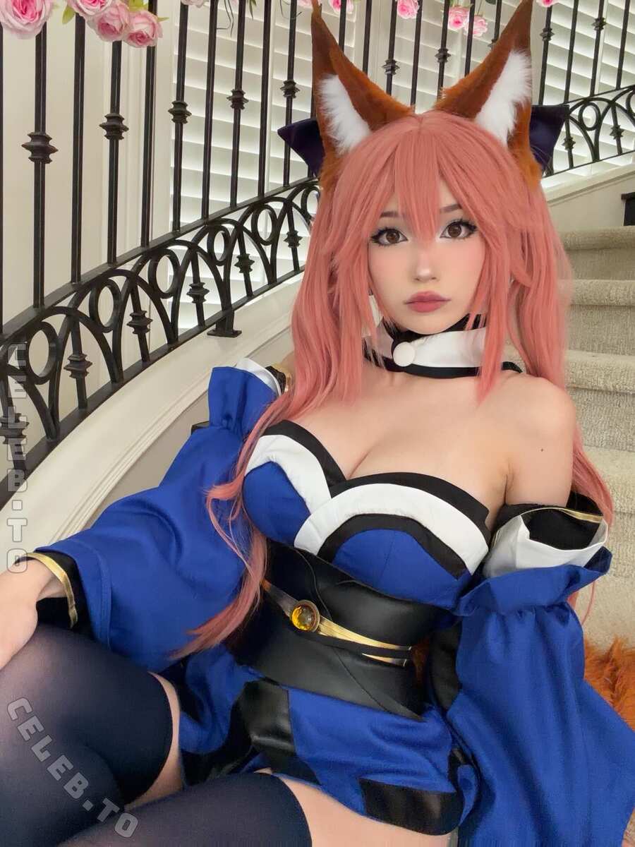 Emiru nude photo 3