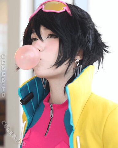 Emiru nude photo 5