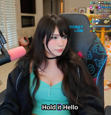 Emiru nude photo 6