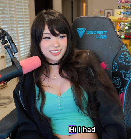Emiru nude photo 4