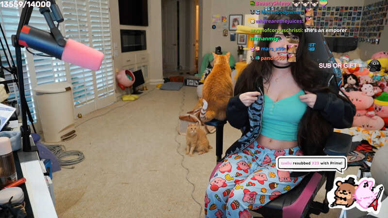 Emiru nude photo 1