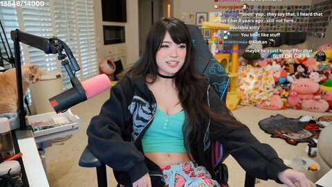 Emiru nude photo 36