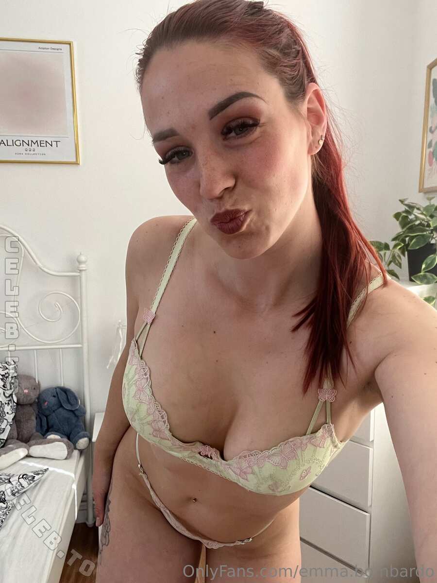 Emma Bombardo nude photo 3