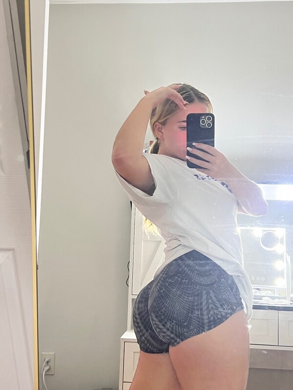 Emma Borin nude photo 2