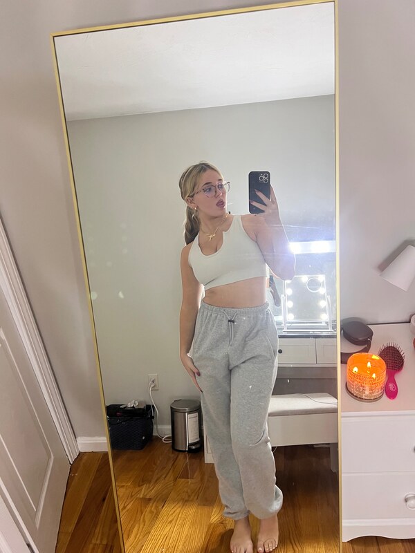 Emma Borin nude photo 9