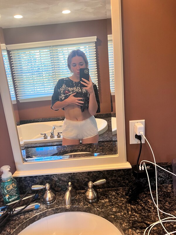 Emma Borin nude photo 14