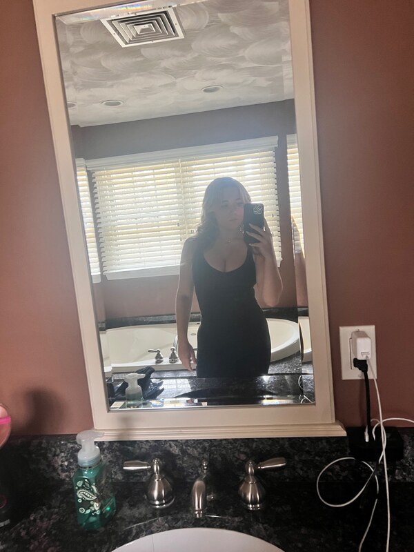 Emma Borin nude photo 30
