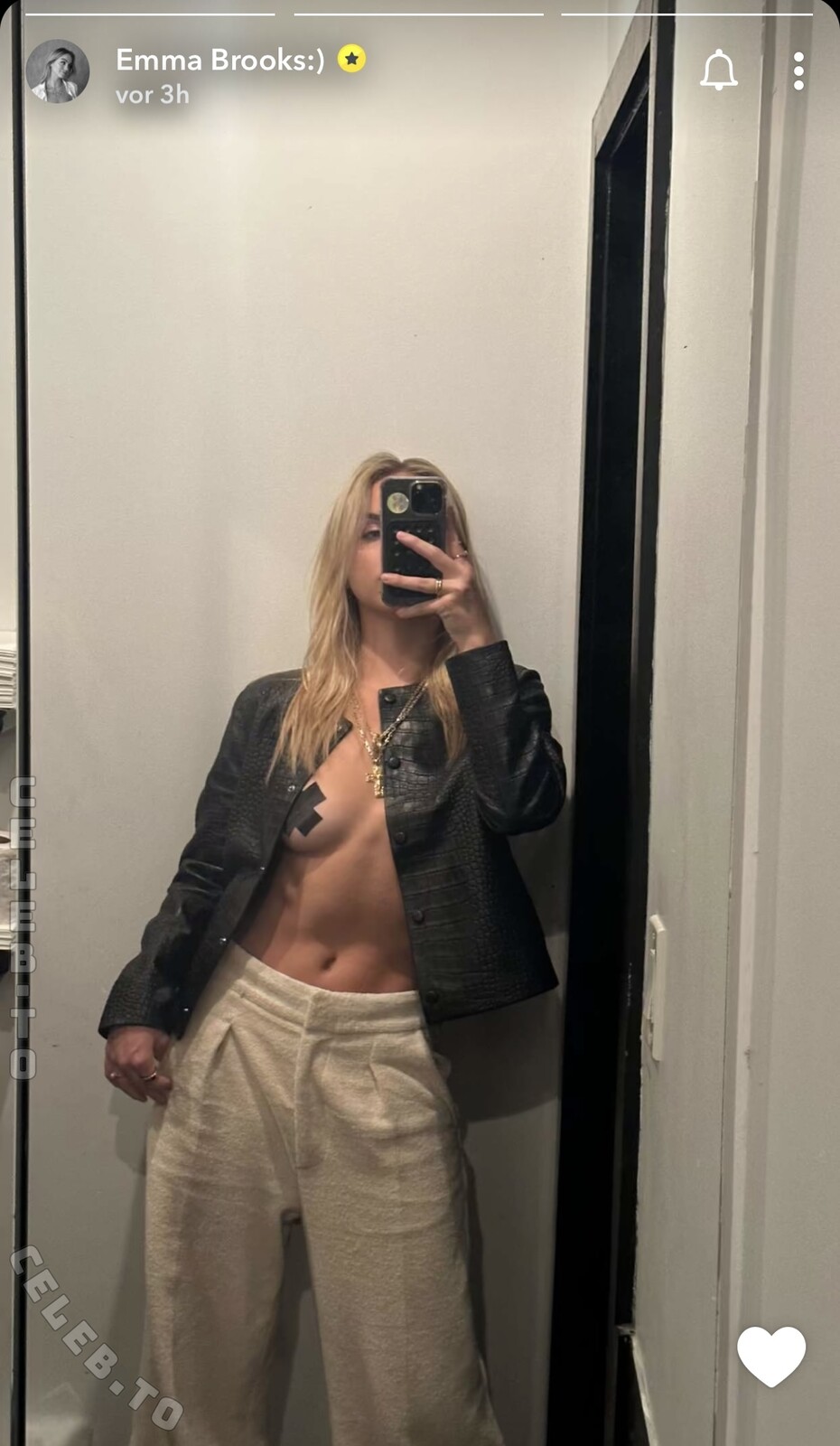 Emma Brooks nude photo 2