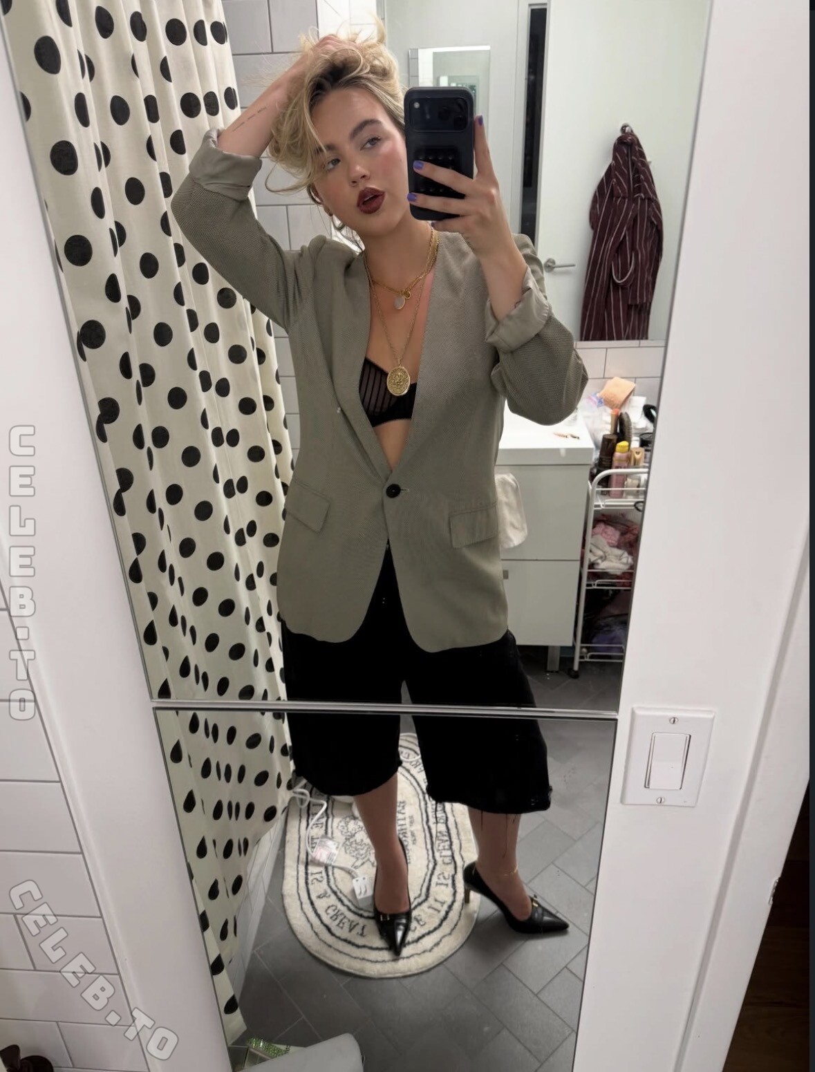 Emma Brooks nude photo 5