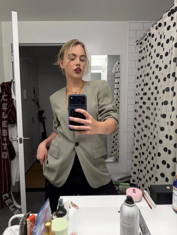 Emma Brooks nude photo 2