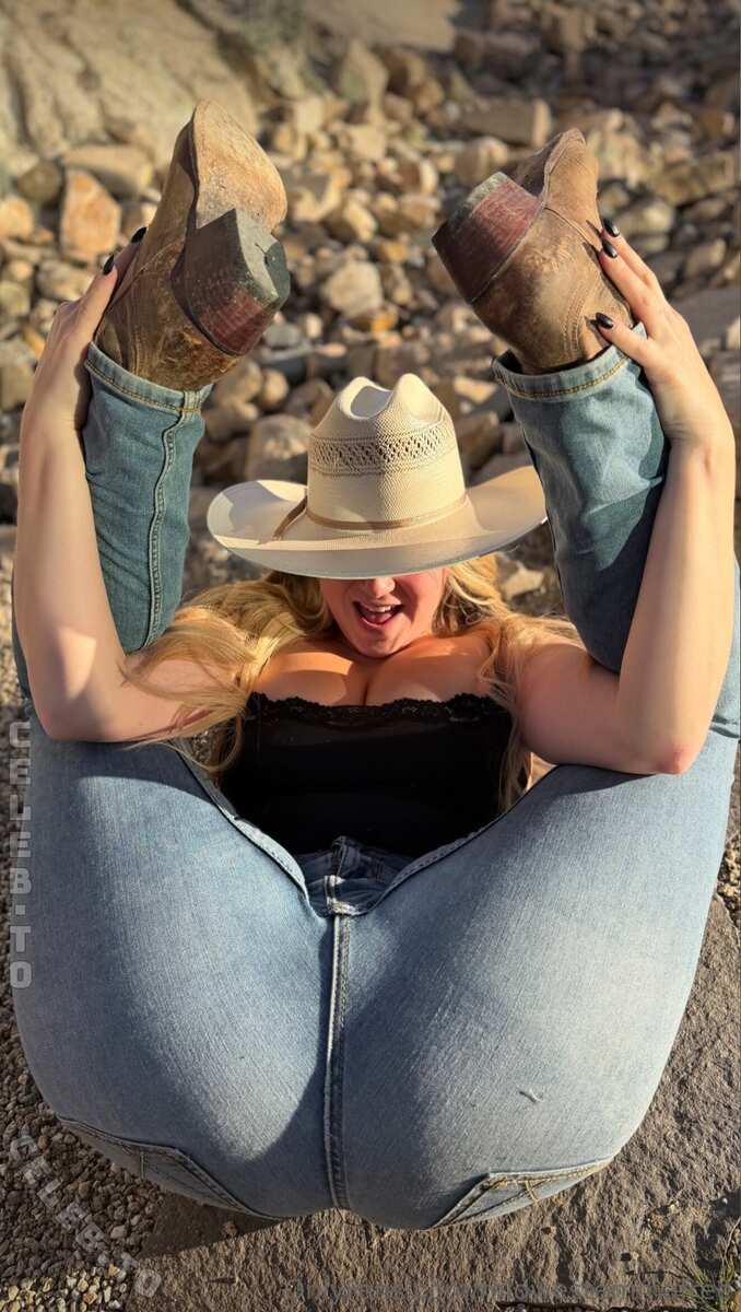 Emma Claire nude photo 1