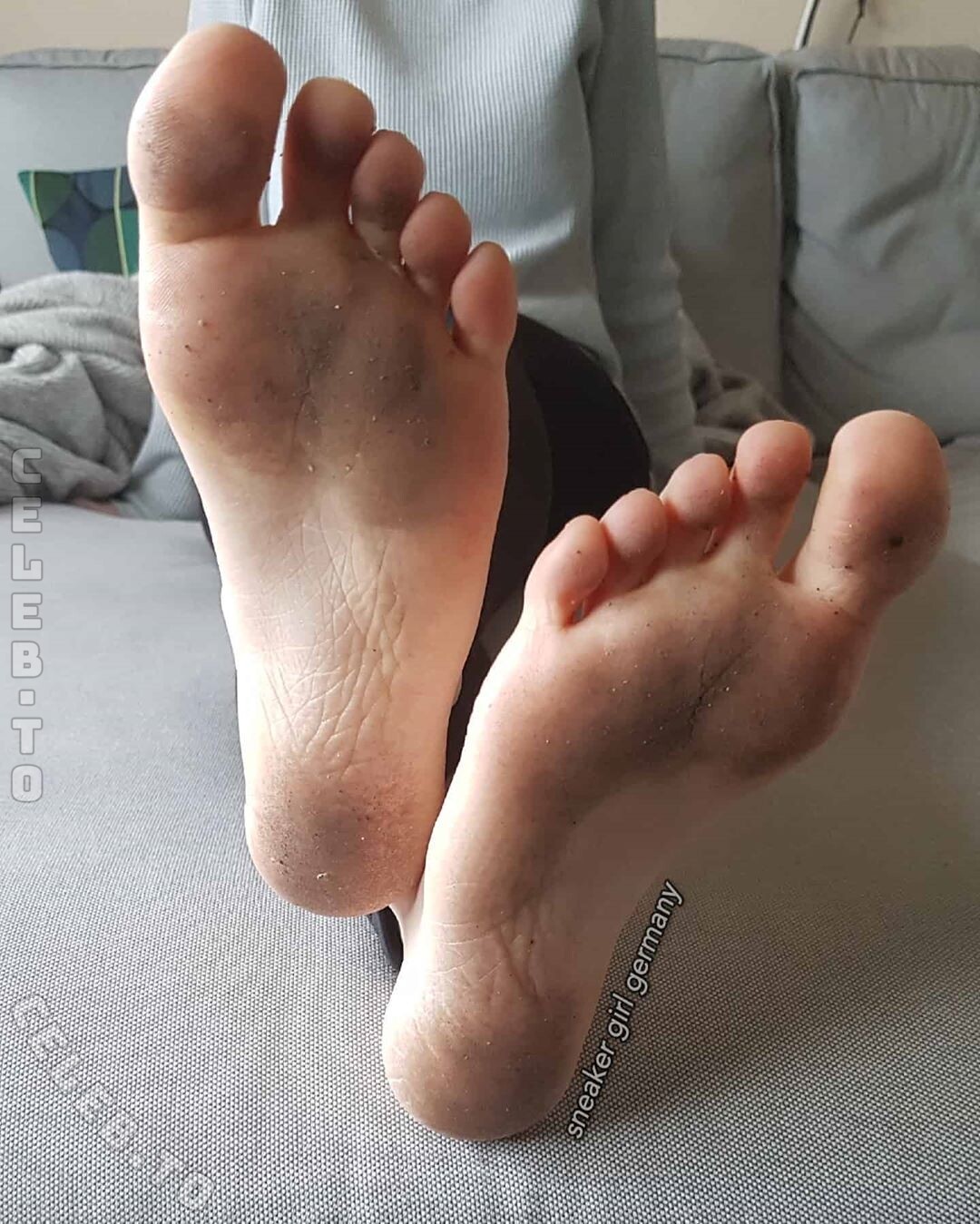 Emma Elba nude photo 3
