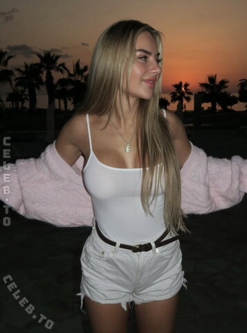 Emma Fernlund nude photo 35