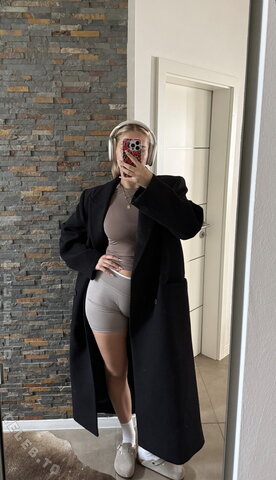 Emma Fischer nude photo 12
