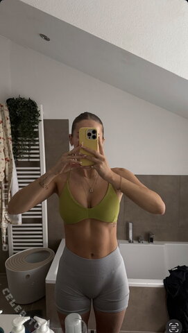 Emma Fischer nude photo 6