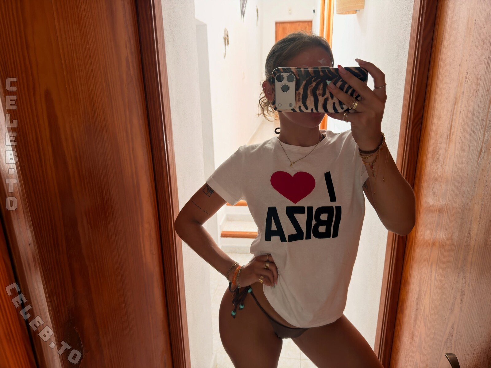 Emma Fischer nude photo 5