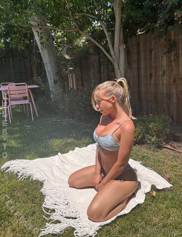 Emma Kotos Fresh (5 photos)