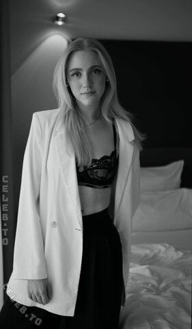 Emma Marie Wehner nude photo 3