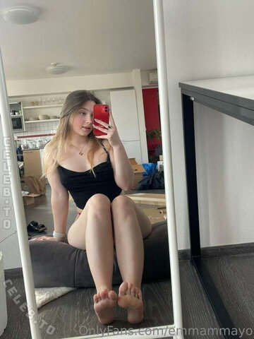Emma May photo 6