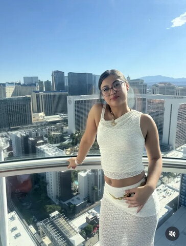 Emma Rose Fresh (3 photos)