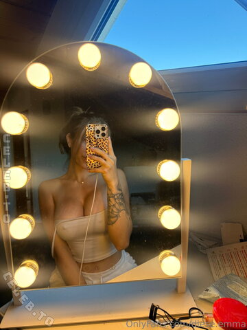 Emma Spice – Are you alone tonight? 😏😈 Do you see my shopping haul in the background? 🤭 Tonight could get hot between…